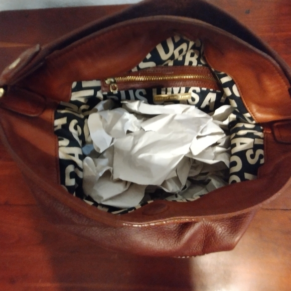 Marc by Marc Jacobs Totally Turnlock Faridah Hobo Bag - Picture 10 of 12